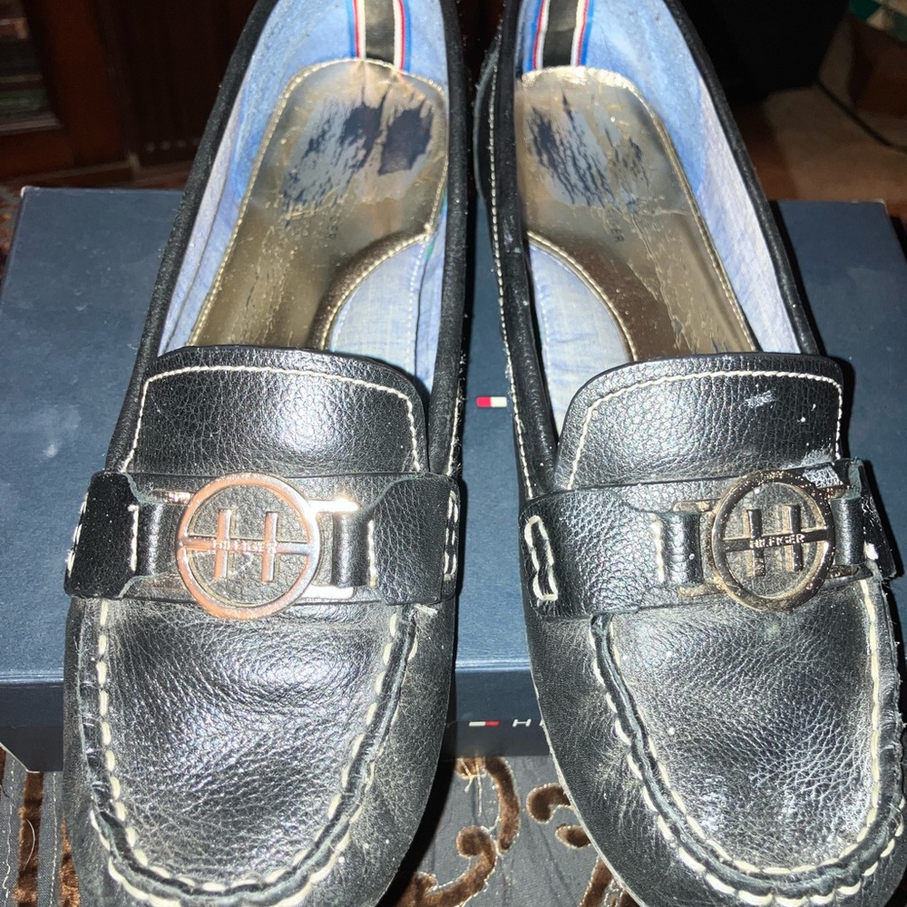 Tommy Hilfiger Pebbled Leather w/Logo Black 9.5 B. Style Raelyn
Retailed at $89